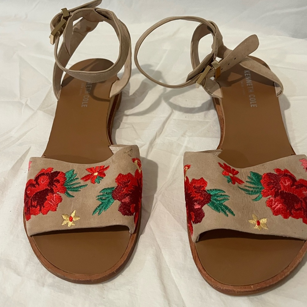 Kenneth Cole Tan Sandals with Red Floral Embroidery